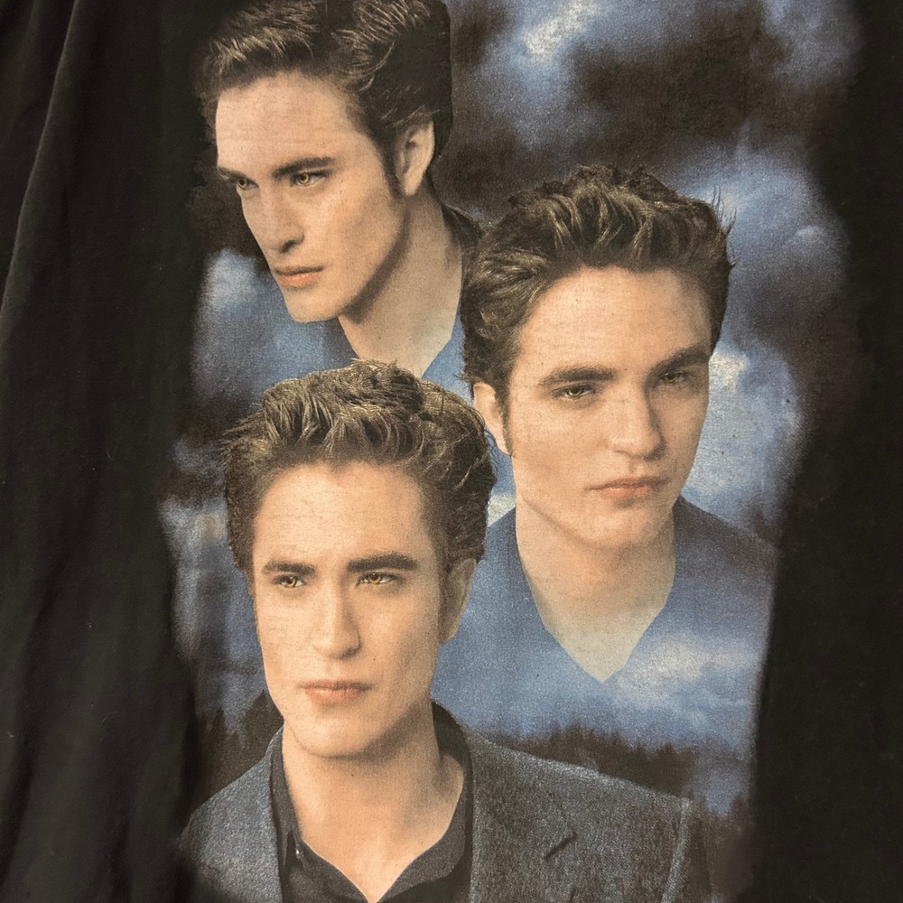 The Twilight Saga Edward Cullen Graphic T-Shirt Black Robert Pattinson Size 3 - Picture 2 of 4
